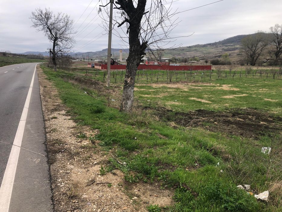 Terenuri extravilane la DN67 intrare în satul Malovăț