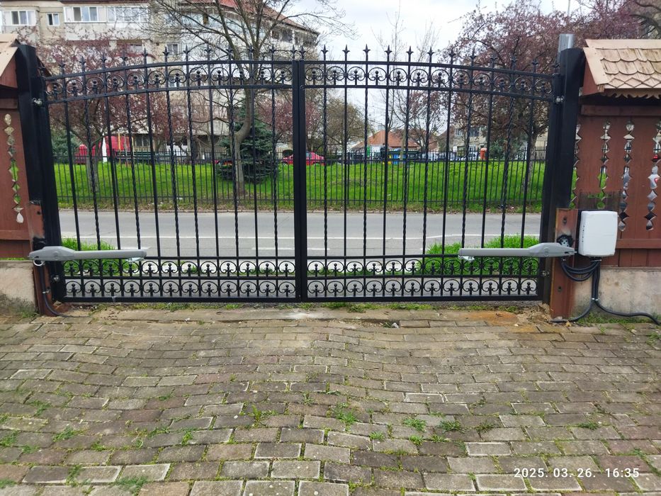 Automatizare porți batante