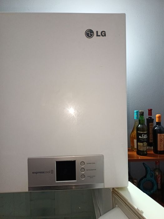 Frigider mare cu dozator apa rece