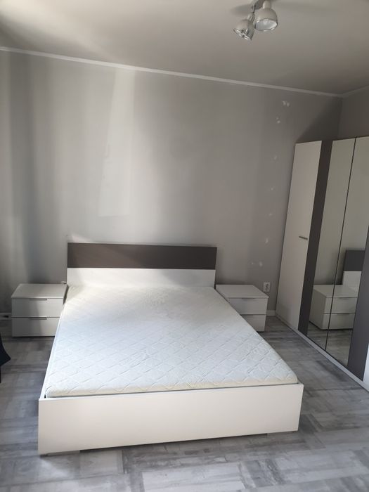Vând  Apartament  3 camere cu  gradina in  Apahida