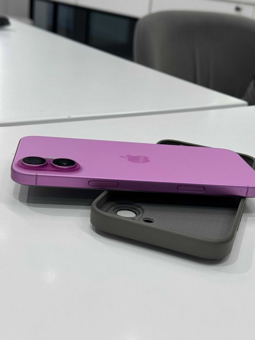 IPhone 16 plus продам