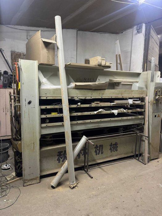 Press stanok sotiladi.