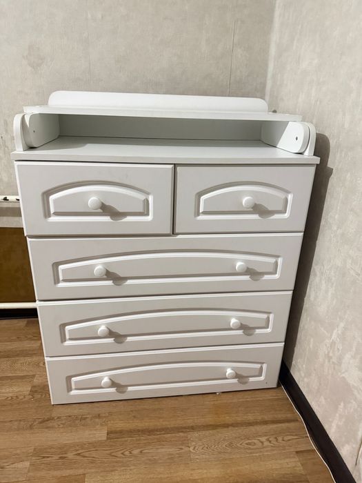 Продаётся детский комод с пеленальным столиком.