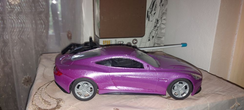 Masina cu telecomanda