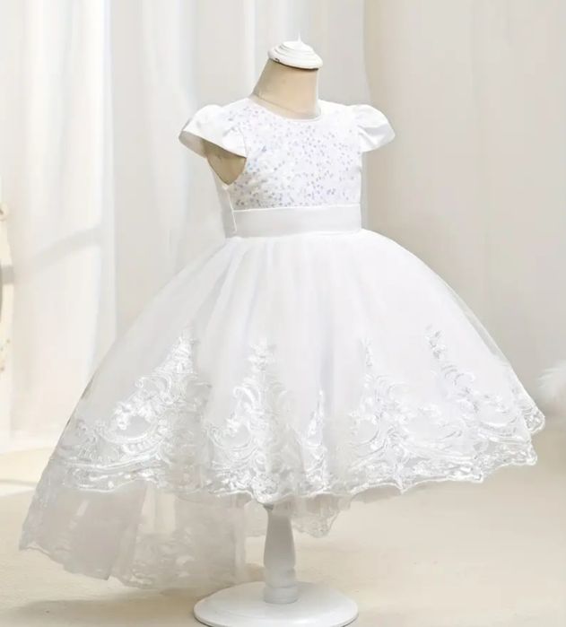 Платье НОВОЕ для девочки,очень красивое,