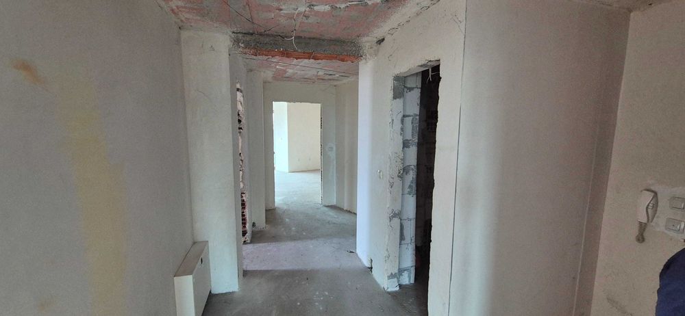 Продава се Тристаен апартамент в Ботевград - 117 кв.м за 13 €/кв.м - Снимка #11