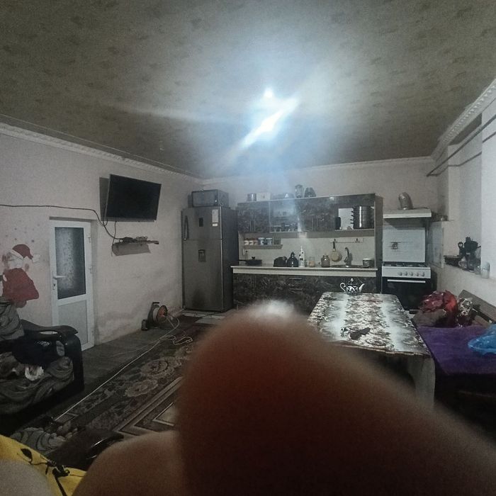 Uy sotiladi 40 sotix 2 200