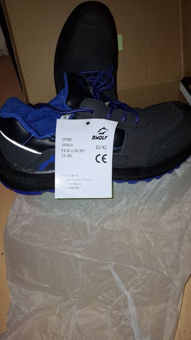 Работви обувки с бомбе