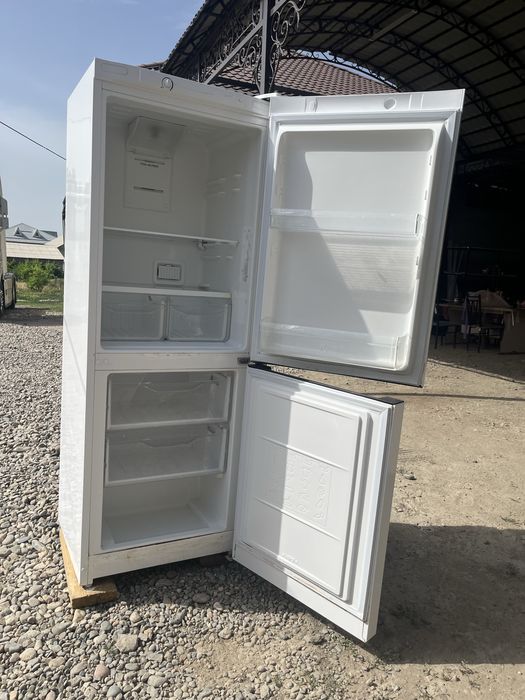 Срочно продам Холодильник indesit
