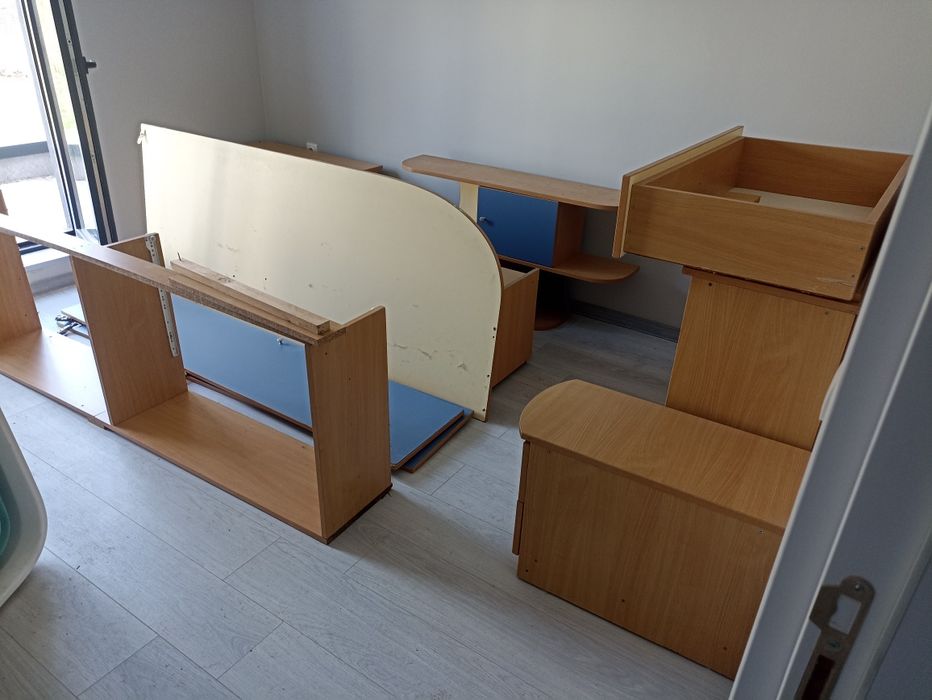 Подарявам мебели