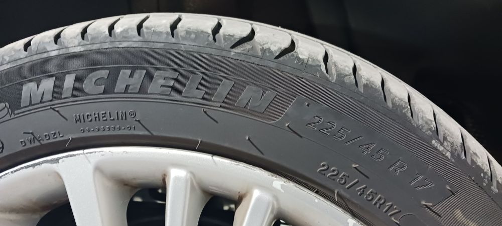 Jante OȚEL/ ALIAJ OPEL 17" 5×105 R17 anvelope 225.45.17 MICHELIN 2023