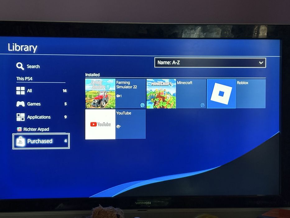 Vand PS4 pro cu 3 jocuri