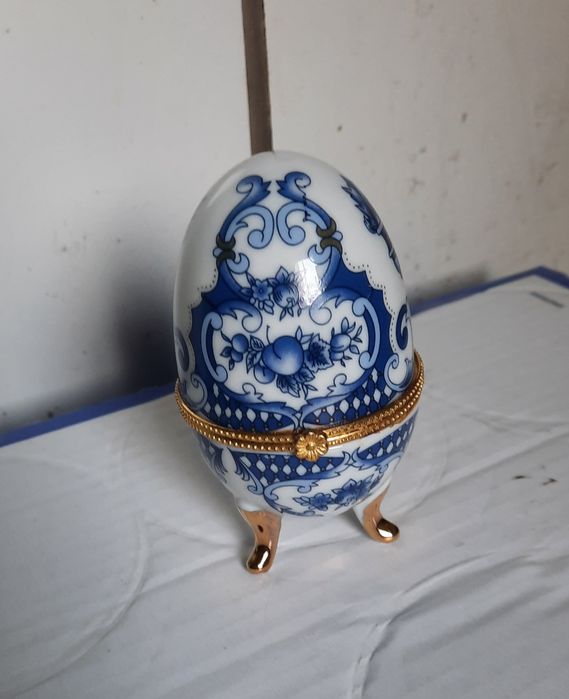 Порцеланово яйце на Фаберже