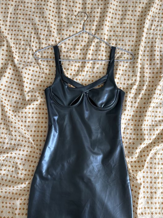 платье Bershka XS