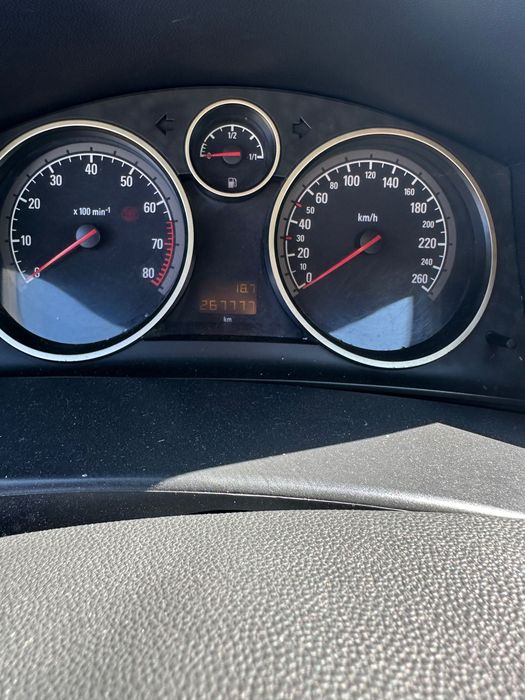 Vând Opel Astra H GTC 2007, 1.6 benzină 105 CP
