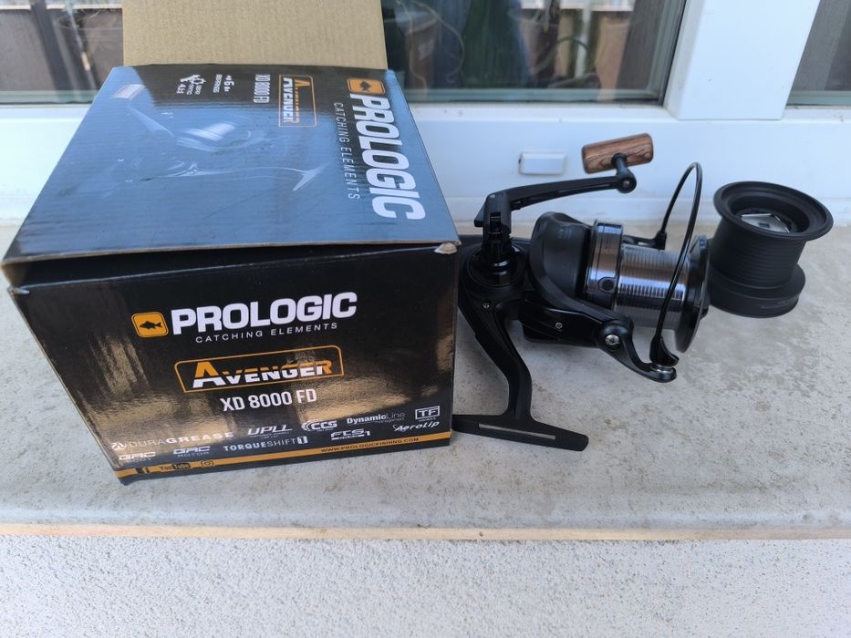 Шаранджийски въдици FL Strategist 3.75 lb+ Prologic Avenger XD 8000 FD