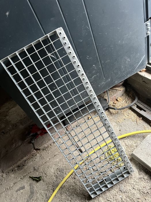 Trepte metalice 80x 27 cm