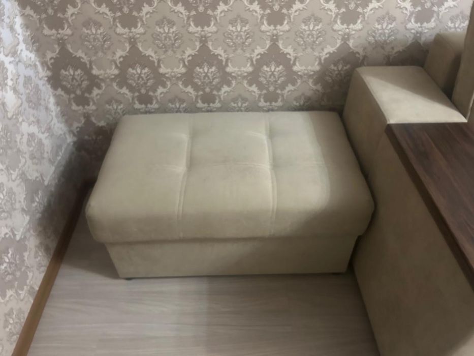 Продам б/у диван , длина 3 м и