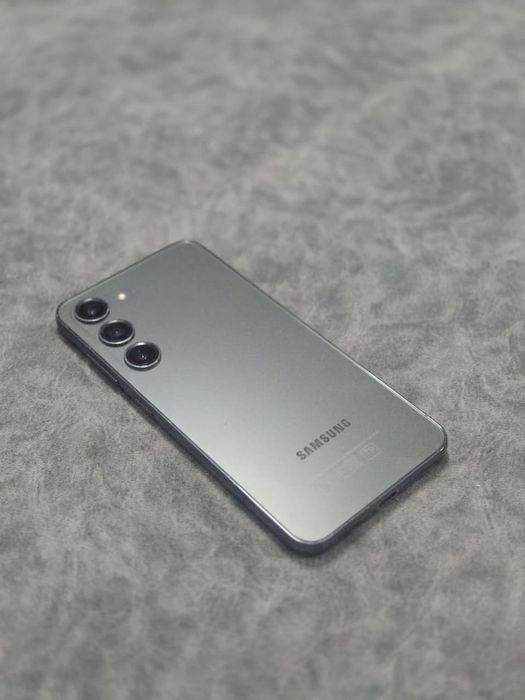 Samsung Galaxy S23 128GB, 6GB ОЗУ с коробкой