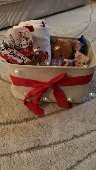 Christmas basket secret santa cadou Craciun