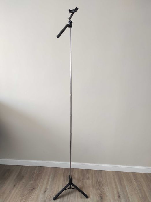 Продам штатив блютуз