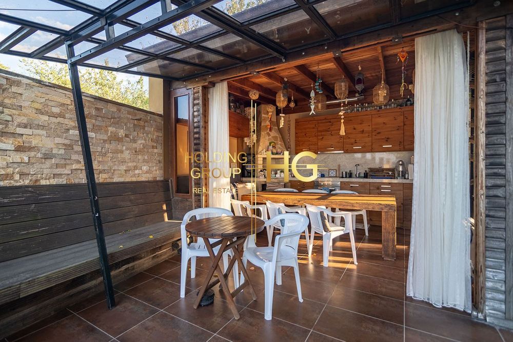 Къща в Варна-м-т Зеленика площ 350