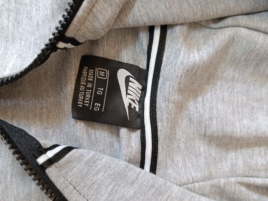 Nike tech gri, utilizat