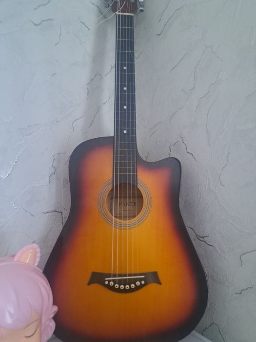 Продам.    гитару