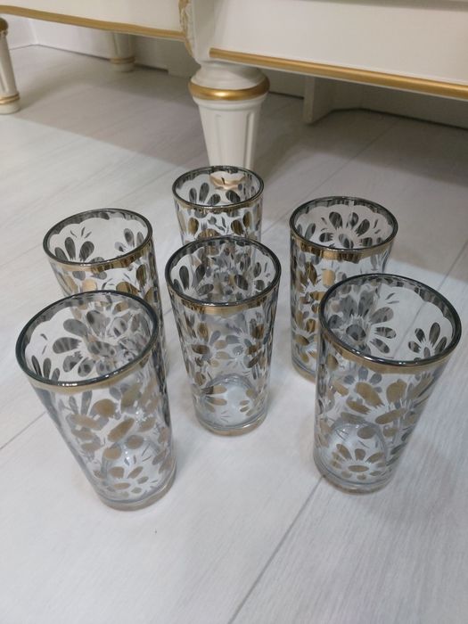 Золотистые стаканы