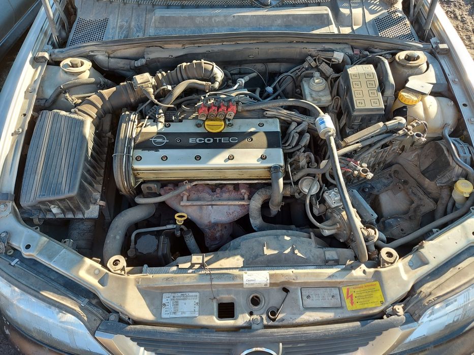 Опел вектра Б 1.8