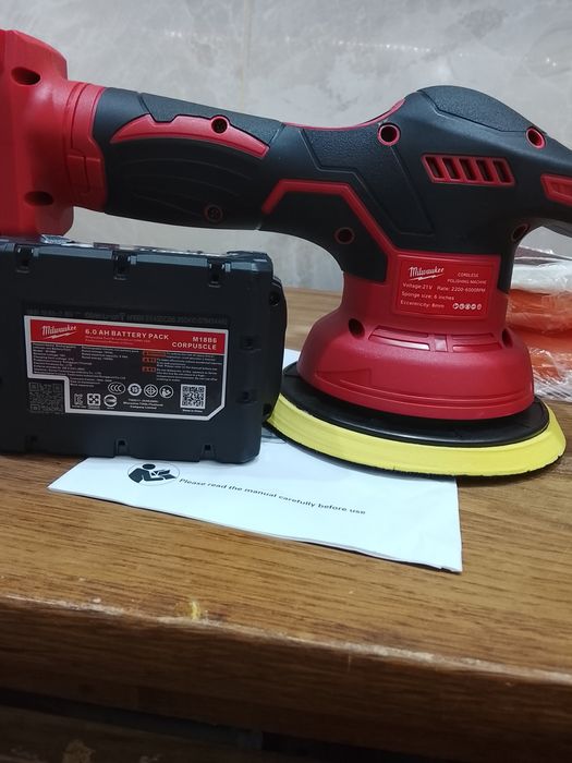 Șlefuitor polishare milwaukee cu o baterie de 6A NOUterie de