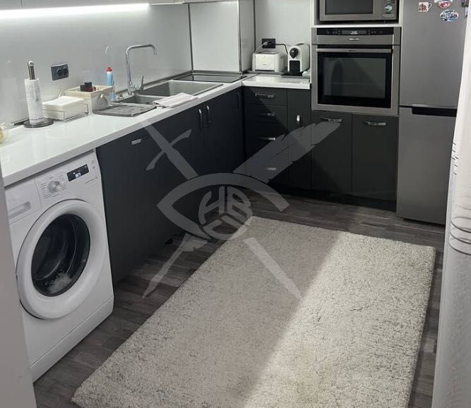 Двустаен апартамент в Кючук Париж!