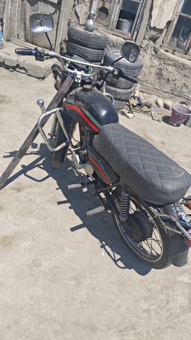 Minsikki moto sotiladi 200cup