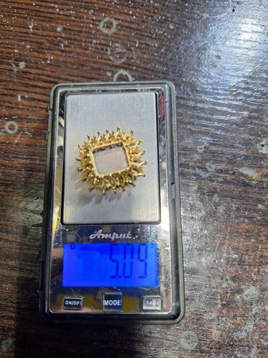 Продам золотое кольцо