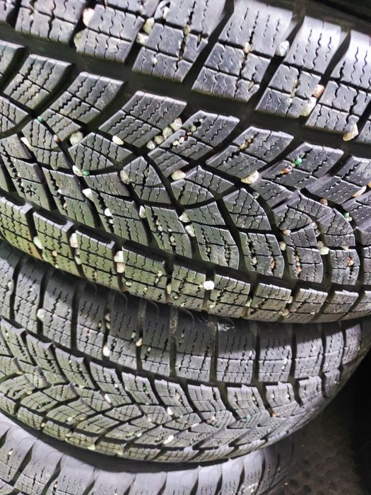 4 бр зимни 225/60/17 Goodyear