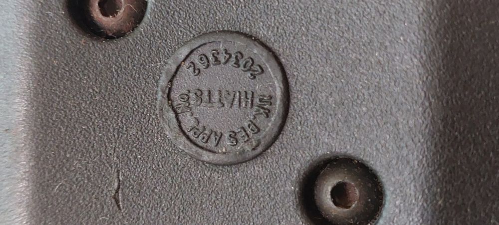 Catuse originale de Politie Anglia cu suportul din piele