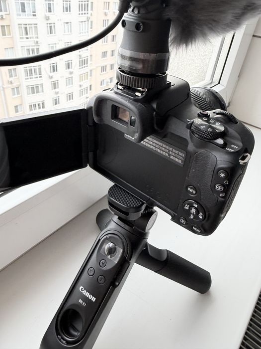 Kit Canon EOS R50