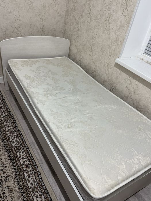 Срочно продается спальный гарнитур