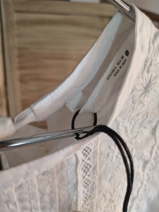 Zara . Noi cu eticheta