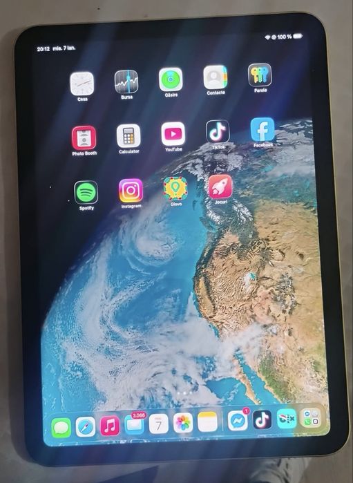Ipad generati 10 ,64Gb mici urme  de uzura in stare perfecta