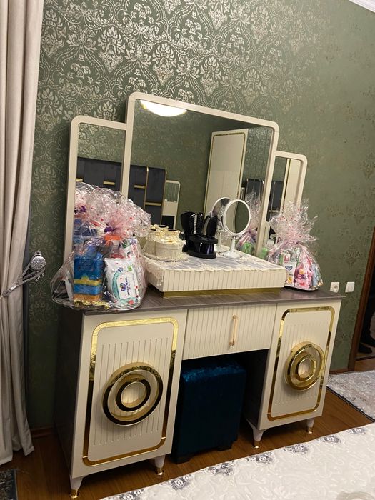 Спальный гарнитур