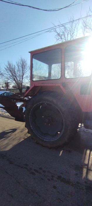 VÂND TRACTOR U650 se dă cu plug și grapa după el prețul este de 3500€