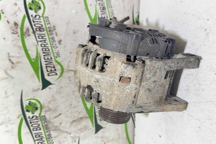 Alternator 8200 537 415 Dacia Logan prima generatie