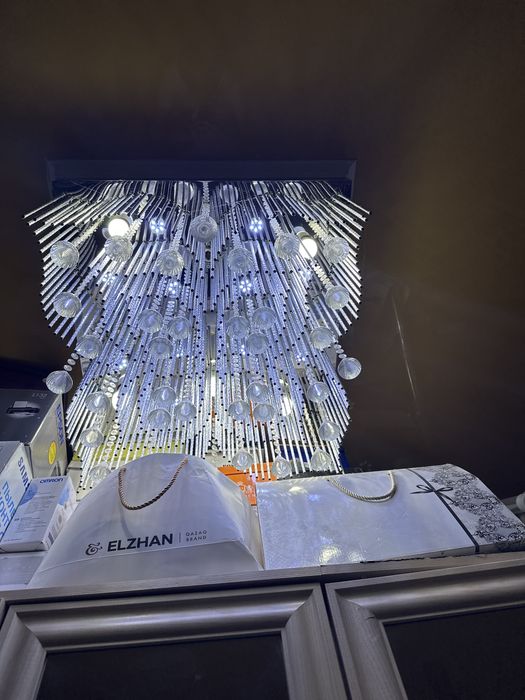 Люстра в отличном состояний