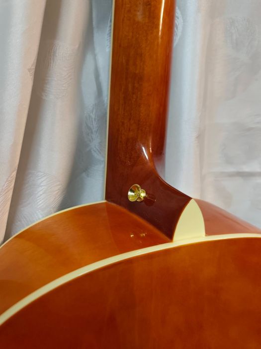 Класическа китара Almeria CG-390.