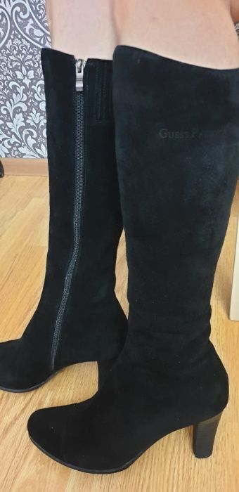 Продам натуральные замшевые сапоги