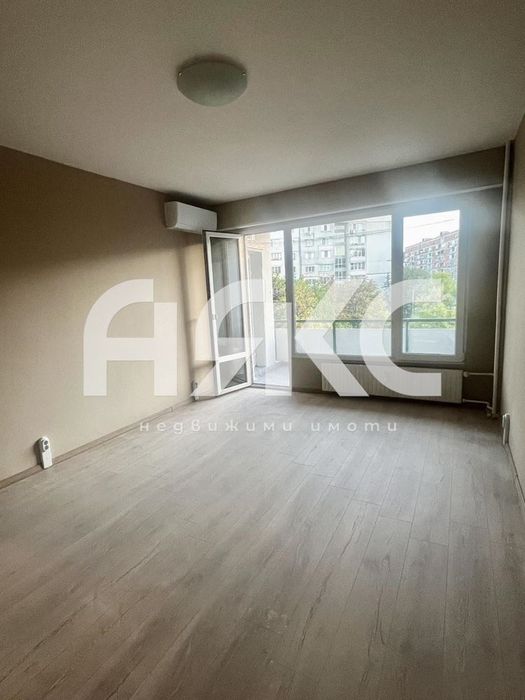 Двустаен  необзаведен апартамент в кв. Младост 3 до МЕТРОСТАНЦИЯ