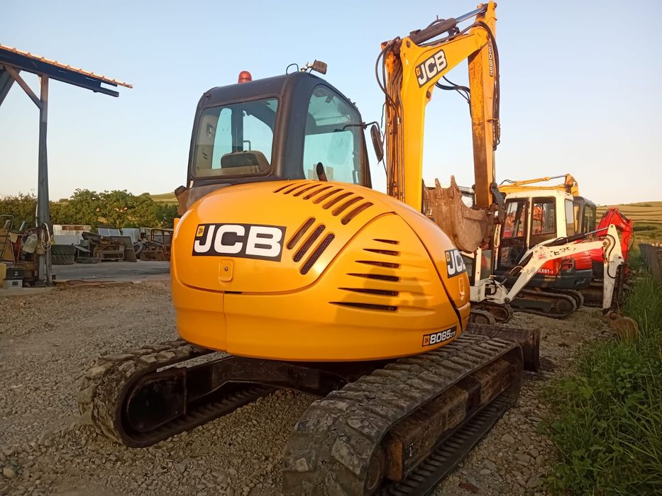 Miniexcavator/excavator JCB 8 tone 2011