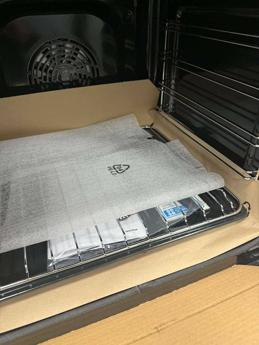 Фурна за вграждане с пиролиза АЕG BPE53516AB, 65 л.