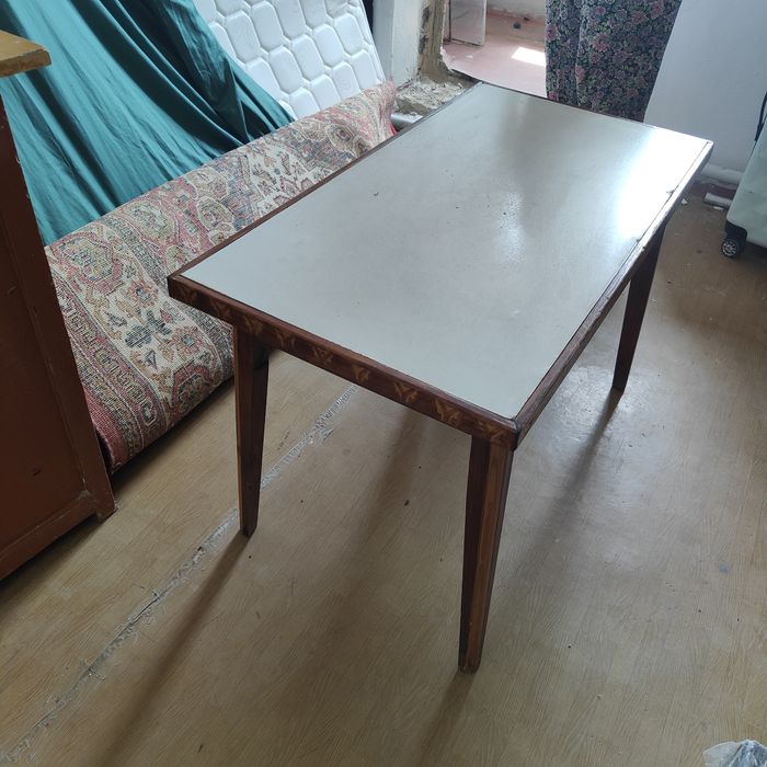 Стол журнальный,